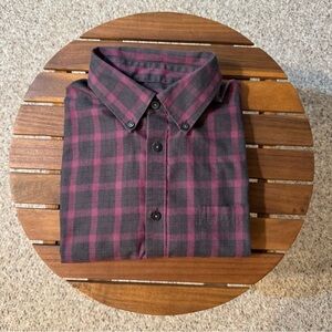 Van Heusen Mens Long Sleeve Button-Down Shirt/ Size: M /15-15.5